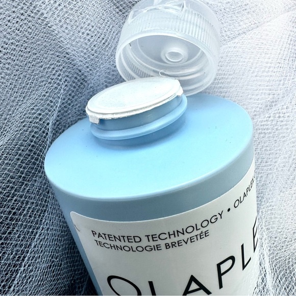 OLAPLEX ✨NWT✨ NO. 4C Bond Maintenance Clarifying Shampoo 8.5 fl oz - Picture 3 of 3